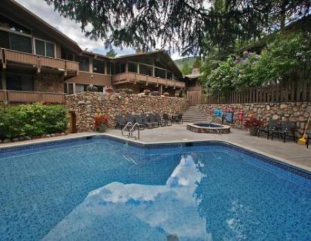 the pool at Aspen Alps resort 