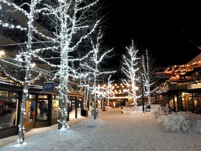 Snowmass Mall